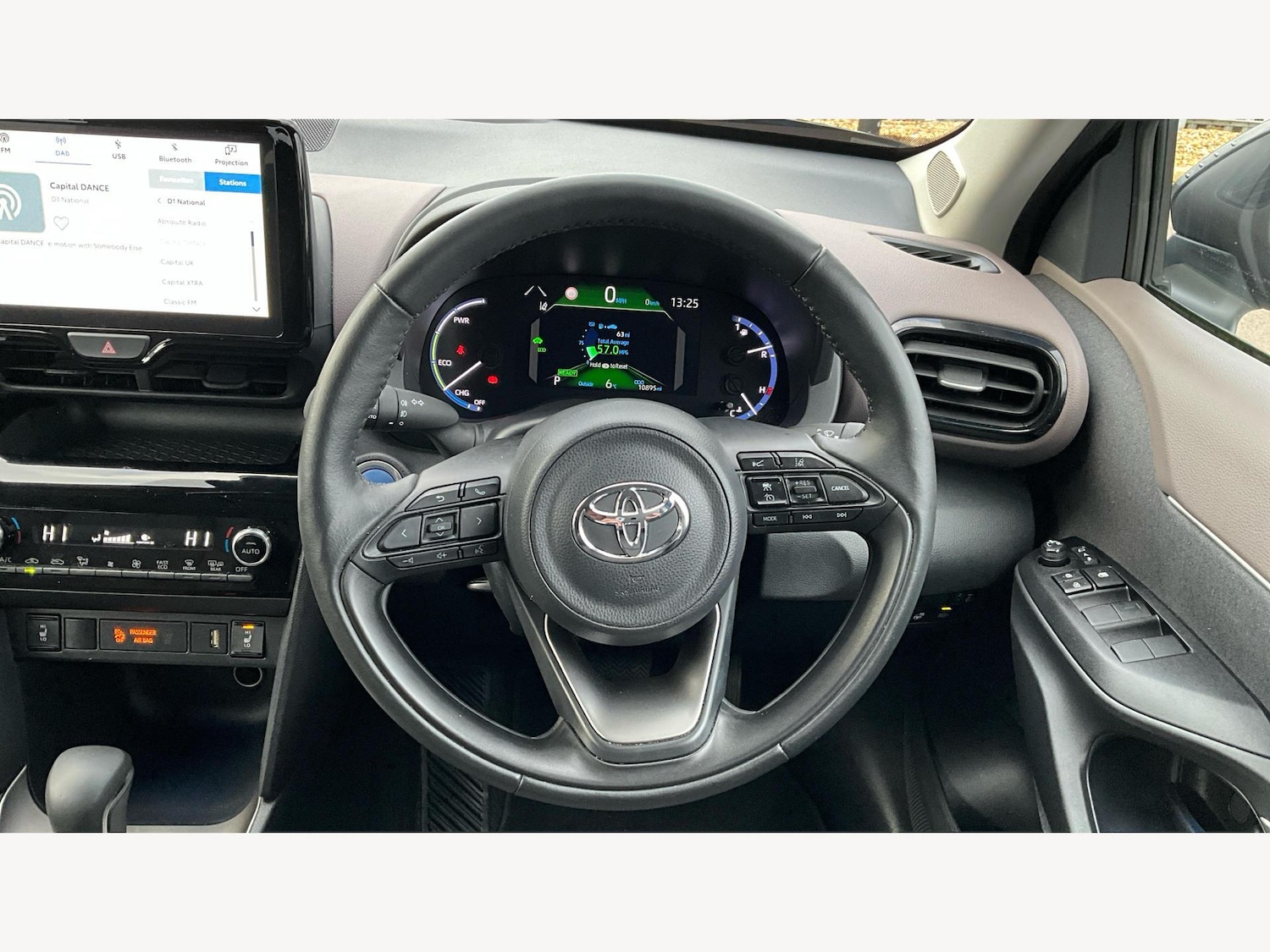Used Toyota Yaris Cross 2024 for sale - 77057329: Photo 10