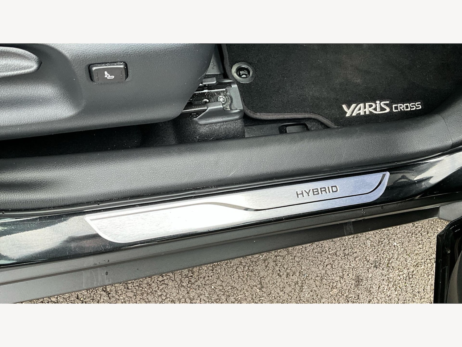 Used Toyota Yaris Cross 2024 for sale - 77057329: Photo 29