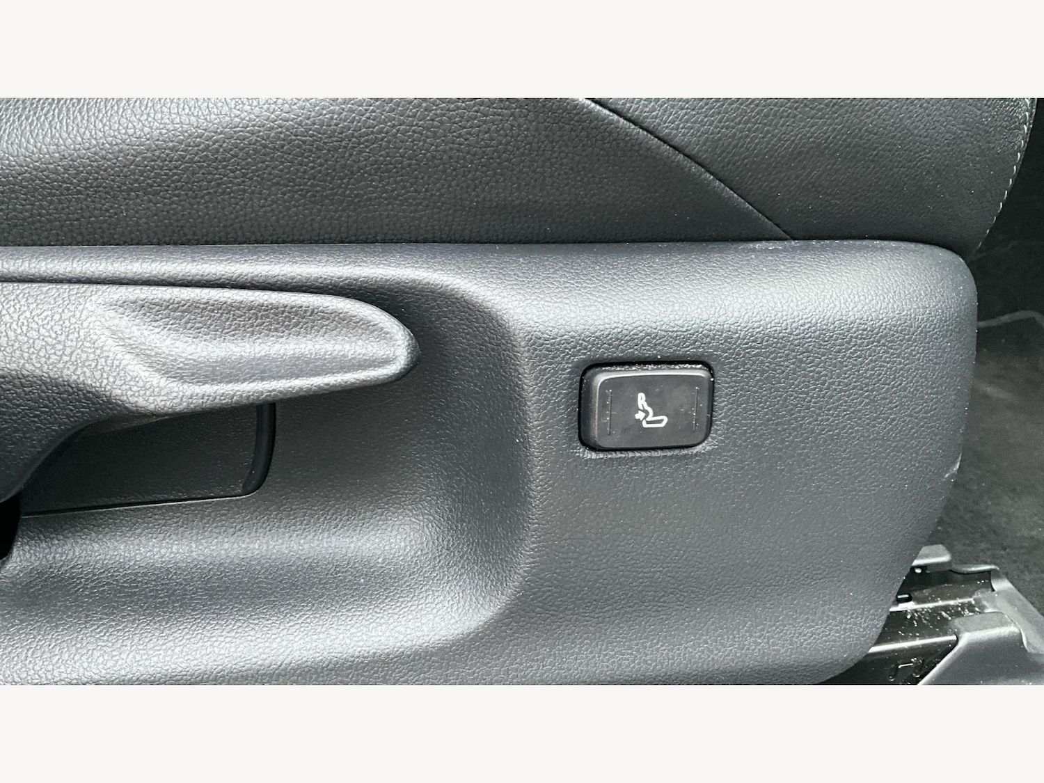 Used Toyota Yaris Cross 2024 for sale - 77057329: Photo 31