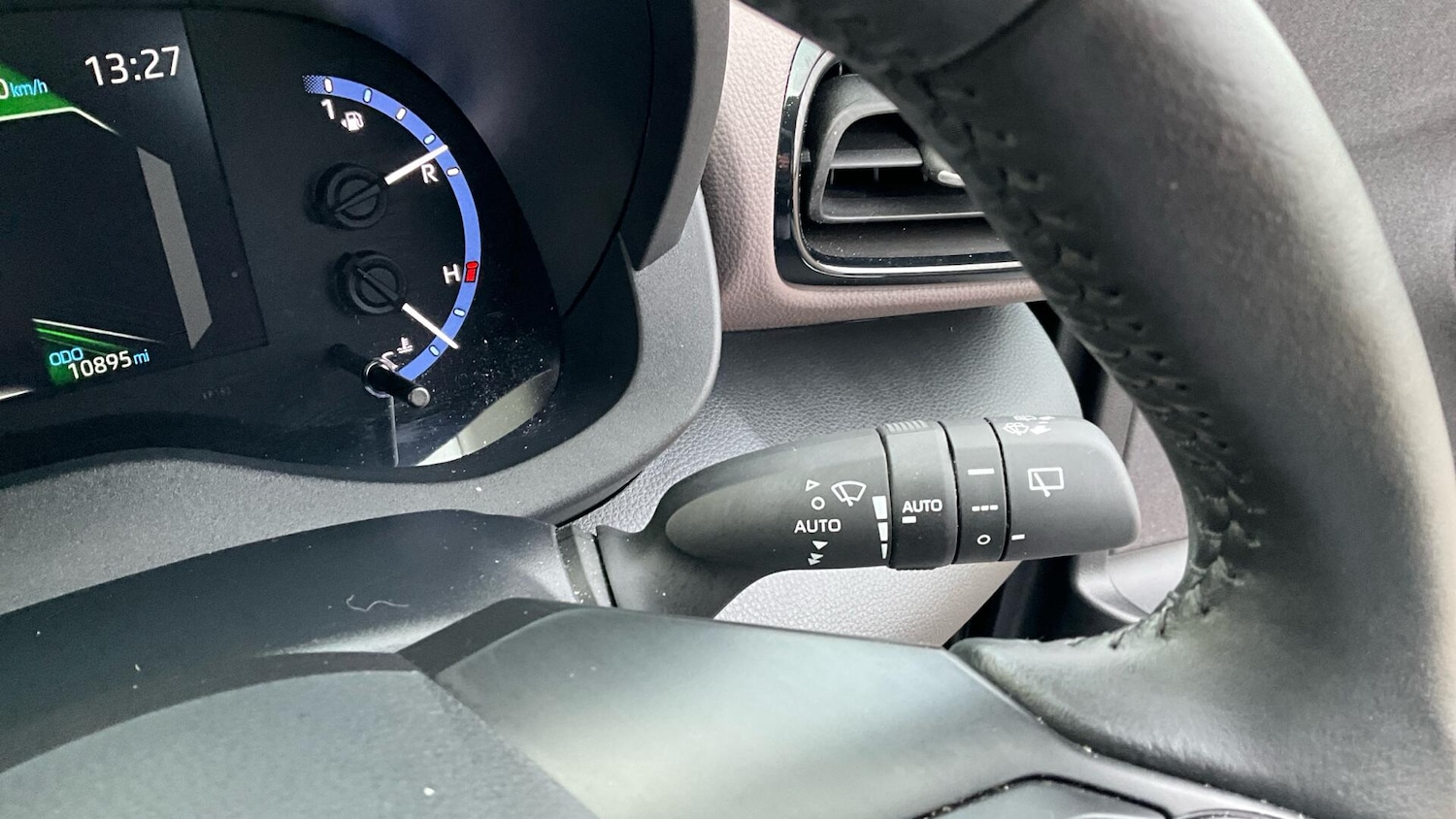 Used Toyota Yaris Cross 2024 for sale - 77057329: Photo 34