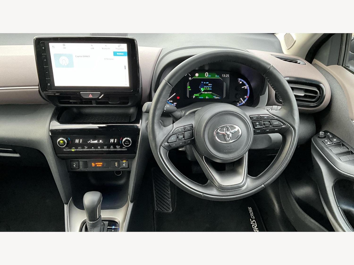 Used Toyota Yaris Cross 2024 for sale - 77057329: Photo 7