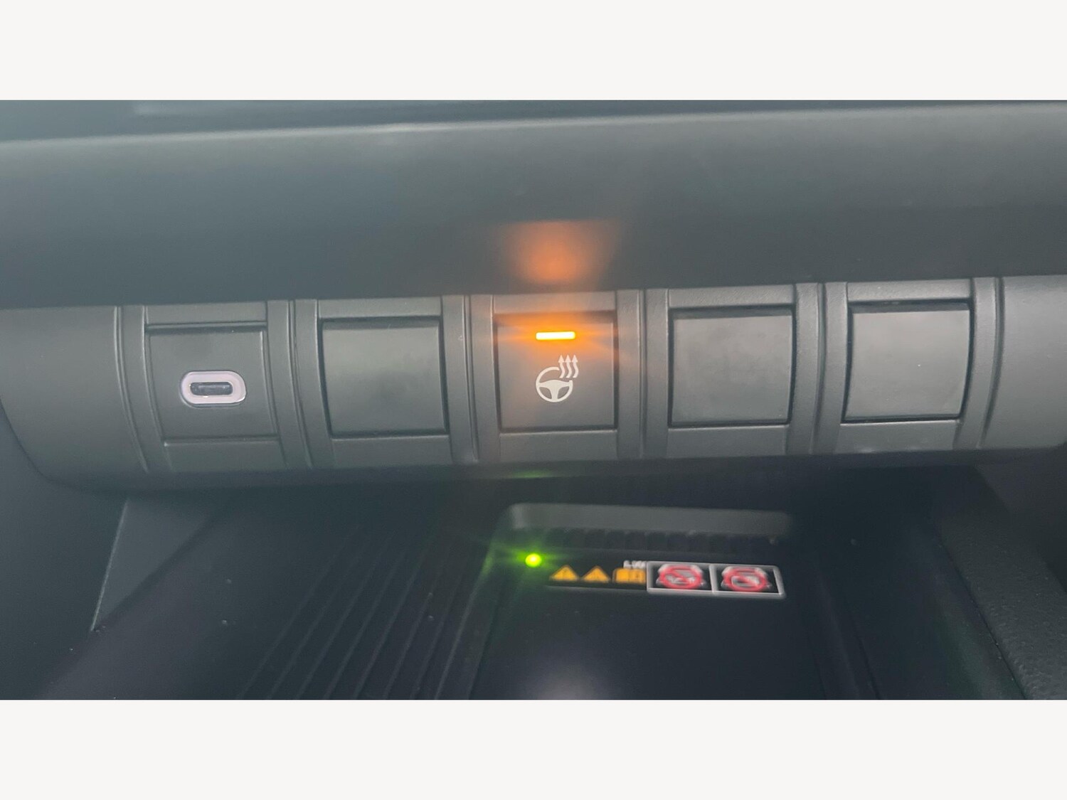 Used Toyota C-HR 2024 for sale - 77344703: Photo 25