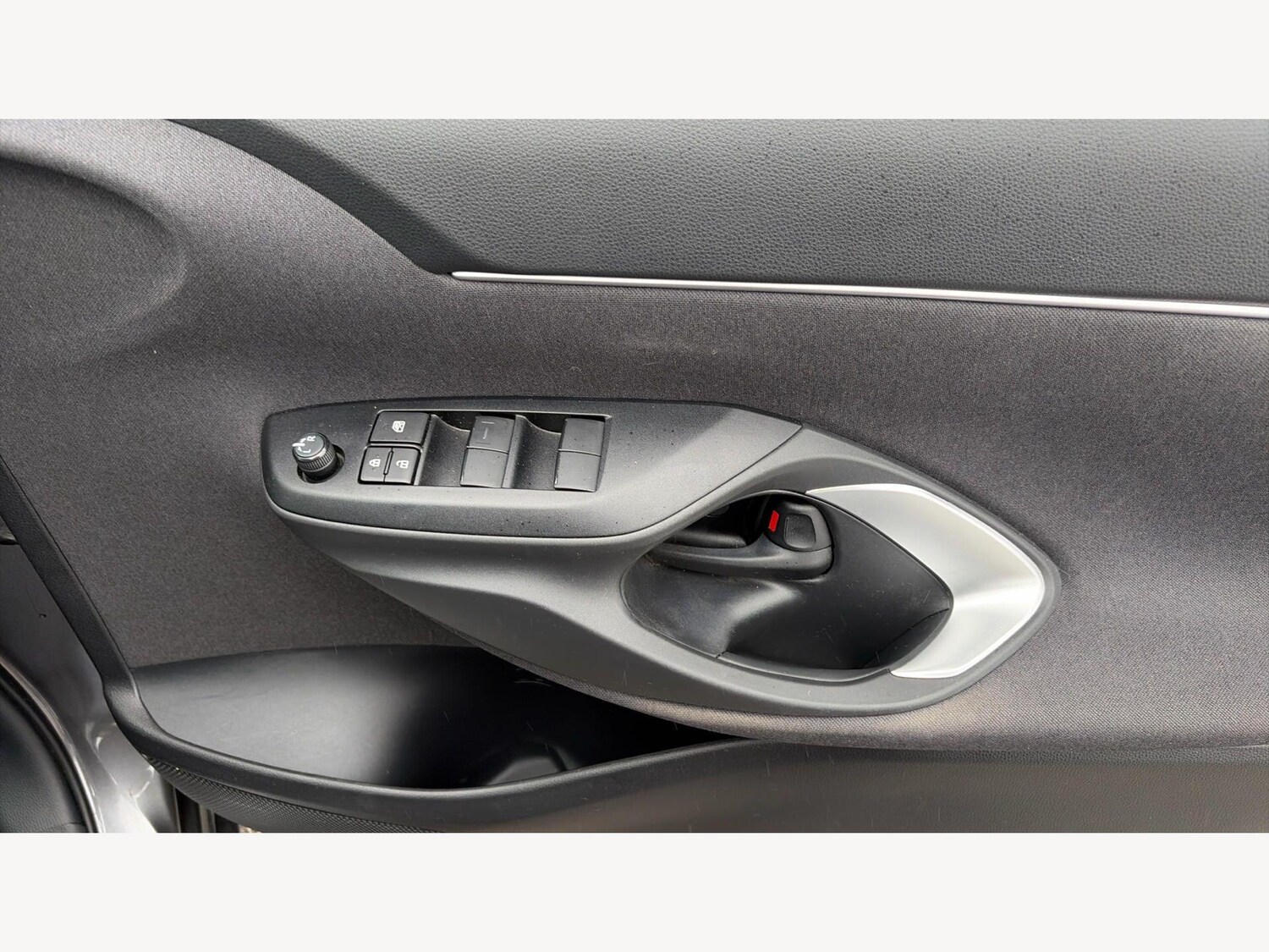 Used Toyota Yaris Cross 2023 for sale - 77799399: Photo 28