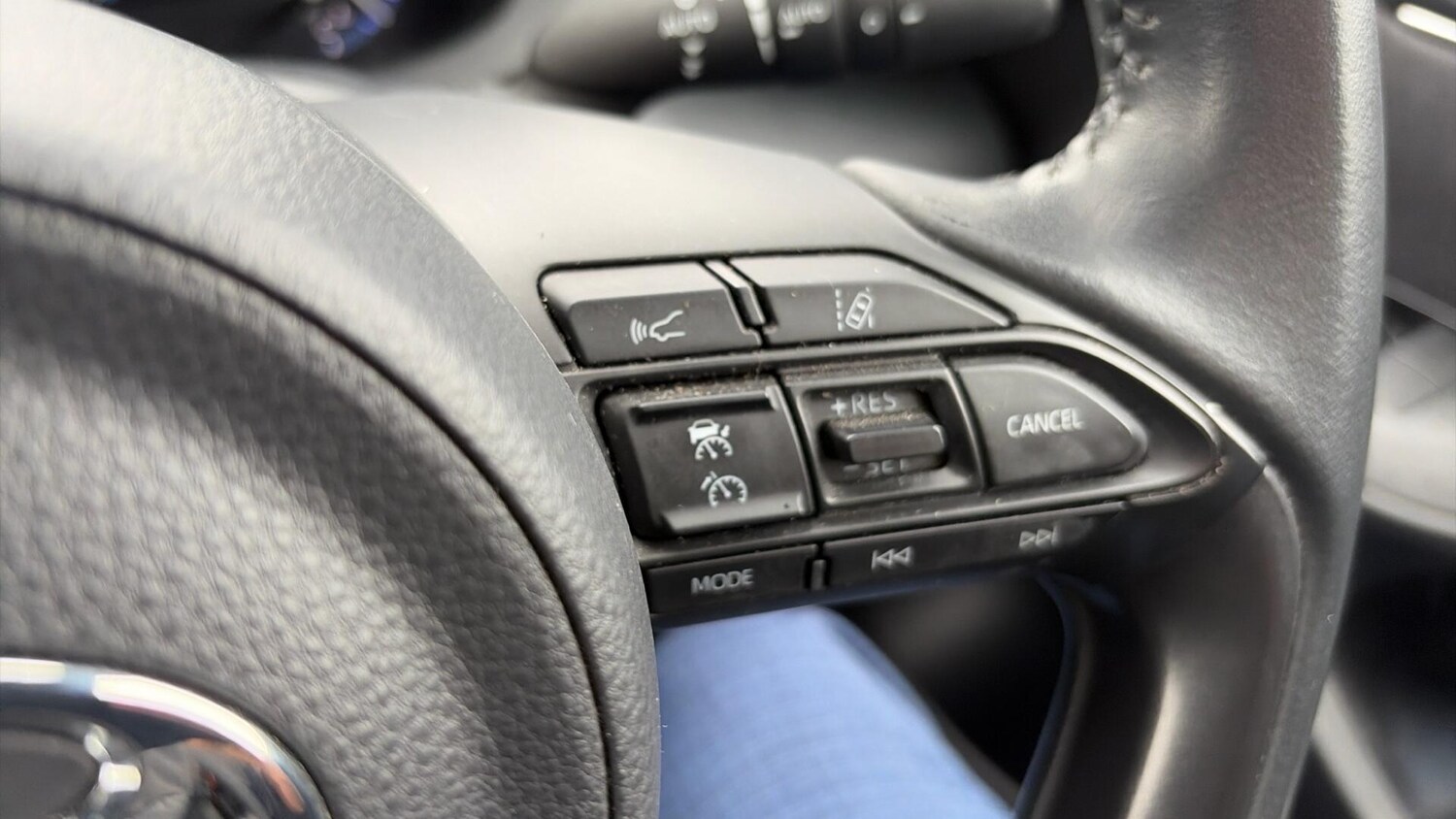 Used Toyota Yaris Cross 2023 for sale - 77799399: Photo 32