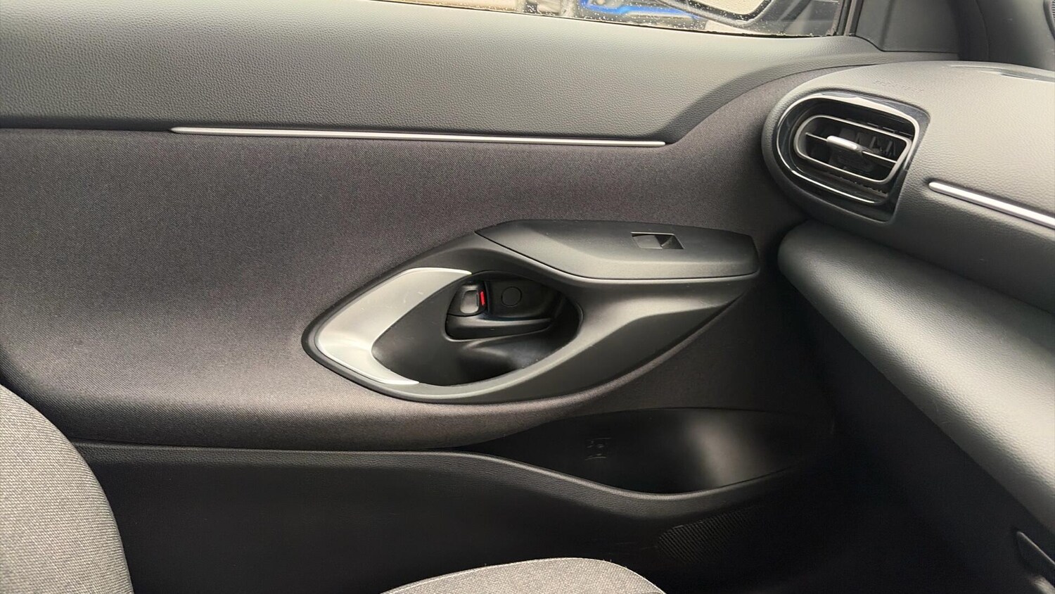 Used Toyota Yaris Cross 2023 for sale - 77799399: Photo 39