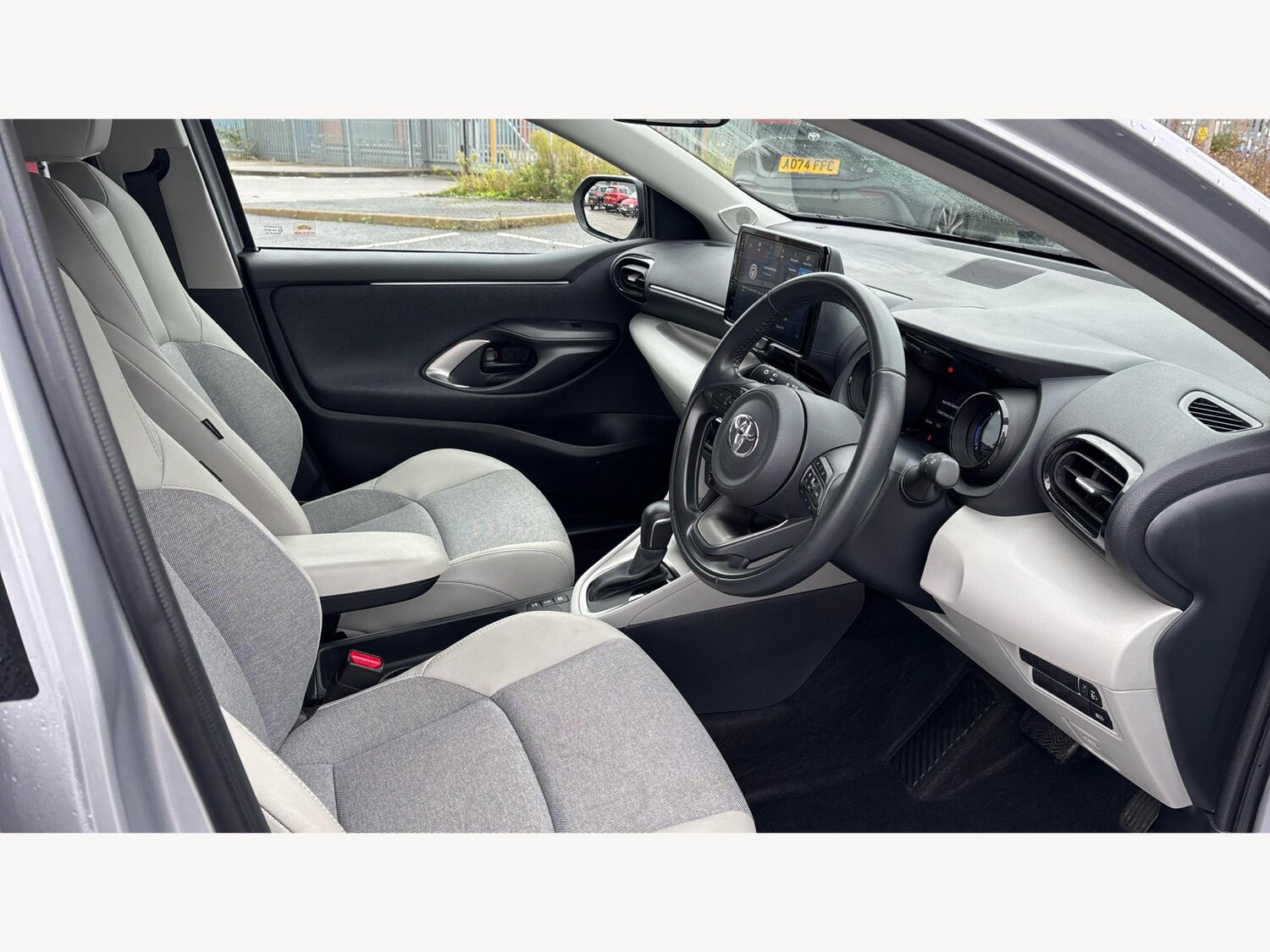 Used Toyota Yaris 2023 for sale - 76457994: Photo 13