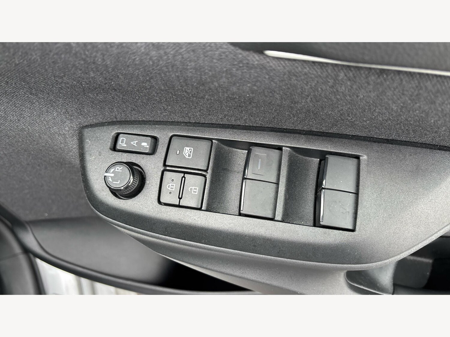 Used Toyota Yaris 2023 for sale - 76457994: Photo 32