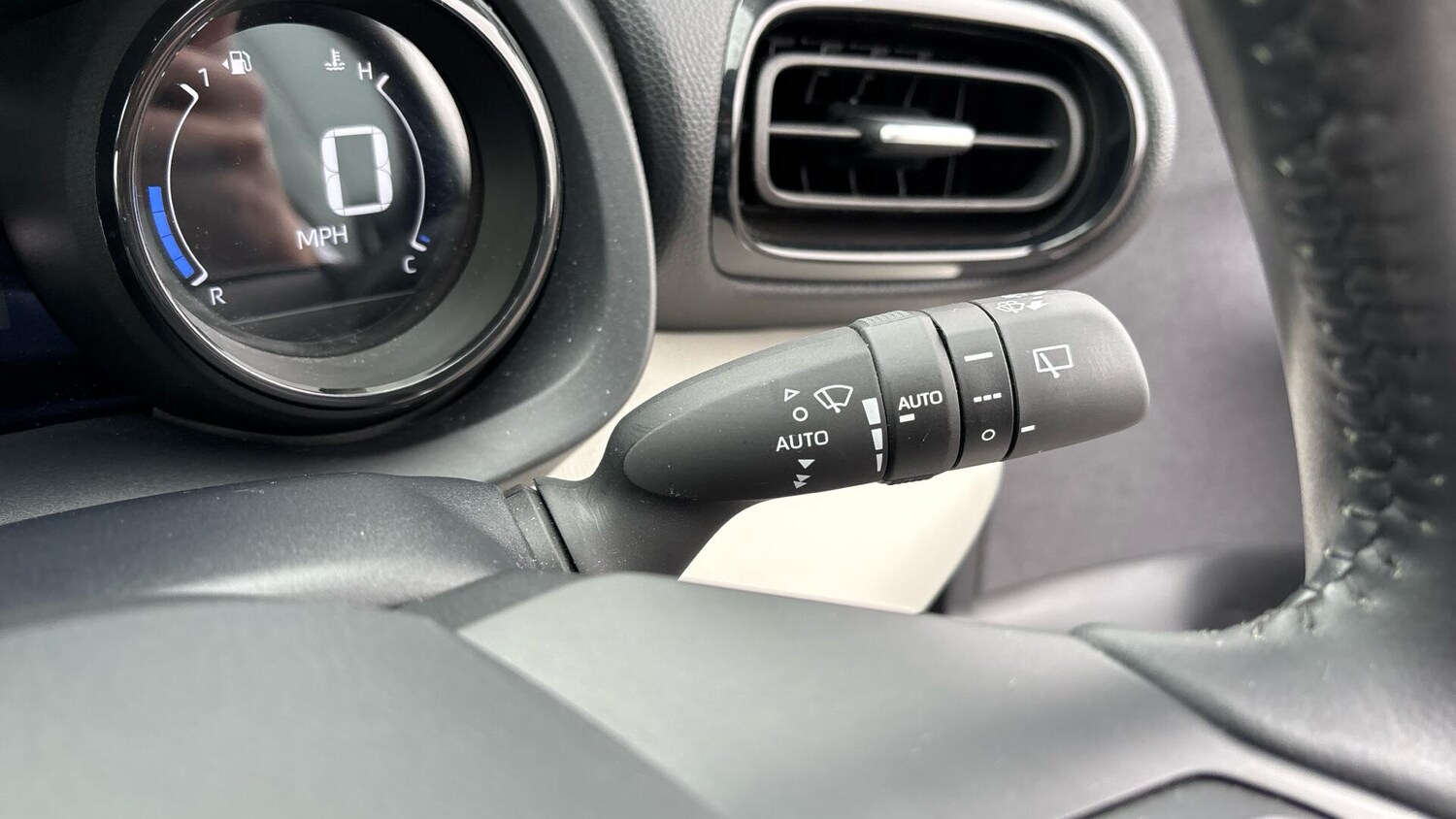 Used Toyota Yaris 2023 for sale - 76457994: Photo 36