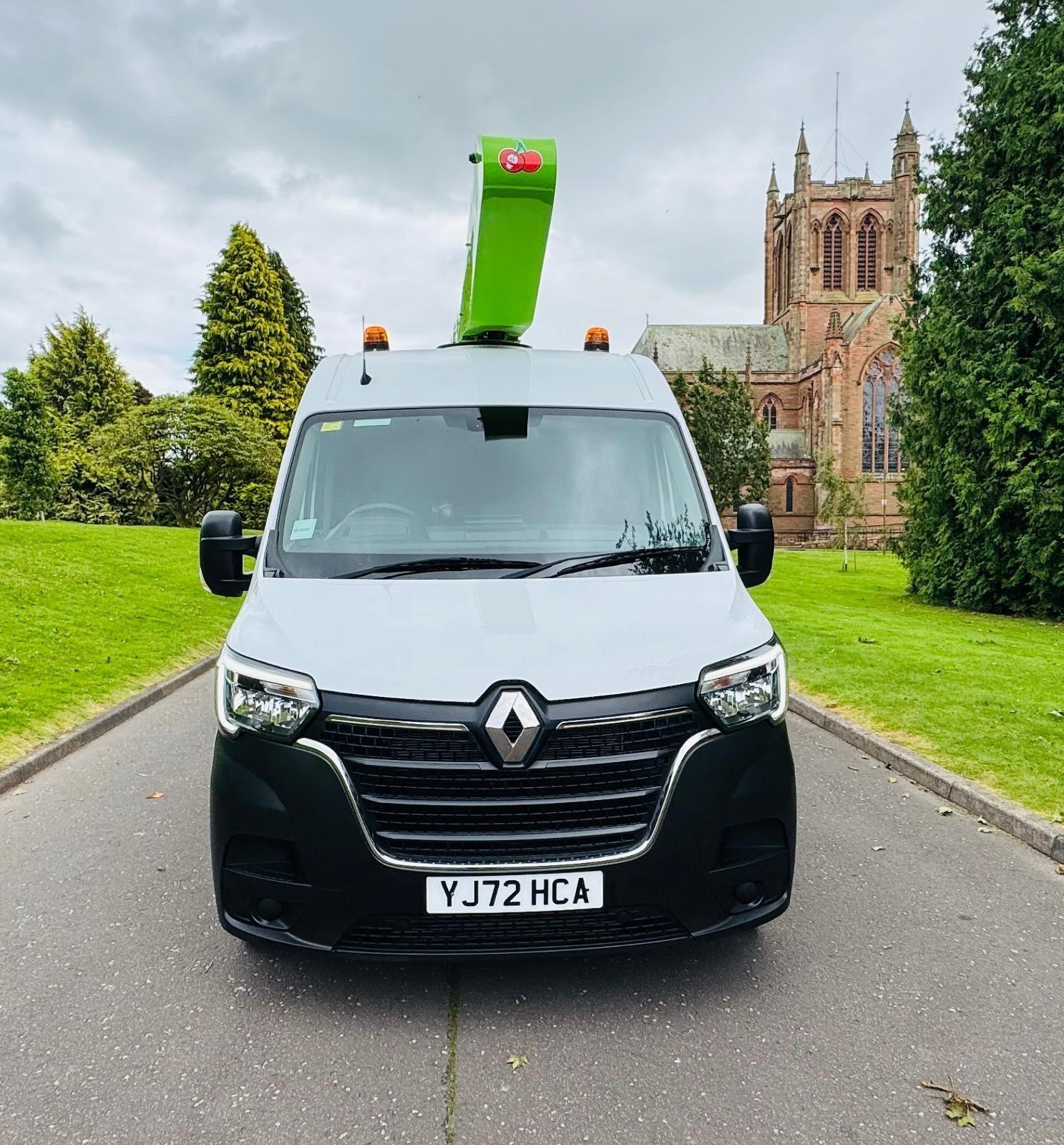 Used Renault Other 2024 for sale - 76652806: Photo 2