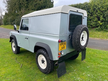 Used Land Rover Defender 2009 for sale - 76652792: Photo