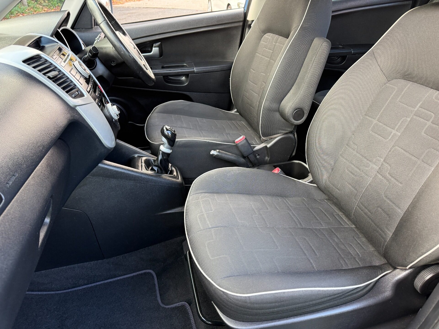 Used Kia Venga 2013 for sale - 76171641: Photo 25