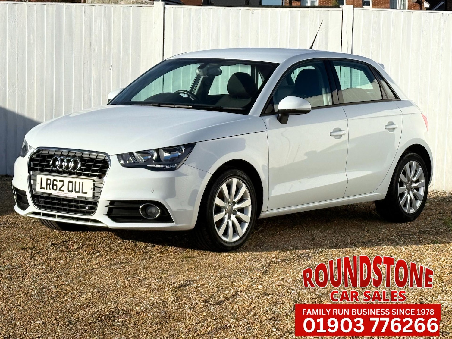 Used Audi A1 2013 for sale - 76692944: Photo 2