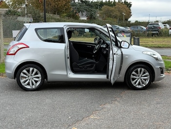 Used Suzuki Swift 2015 for sale - 76264515: Photo 3
