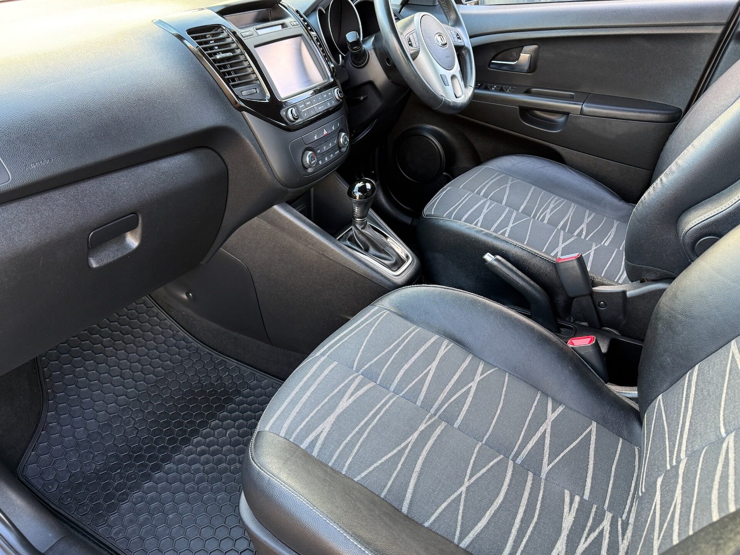 Used Kia Venga 2016 for sale - 76363153: Photo 24