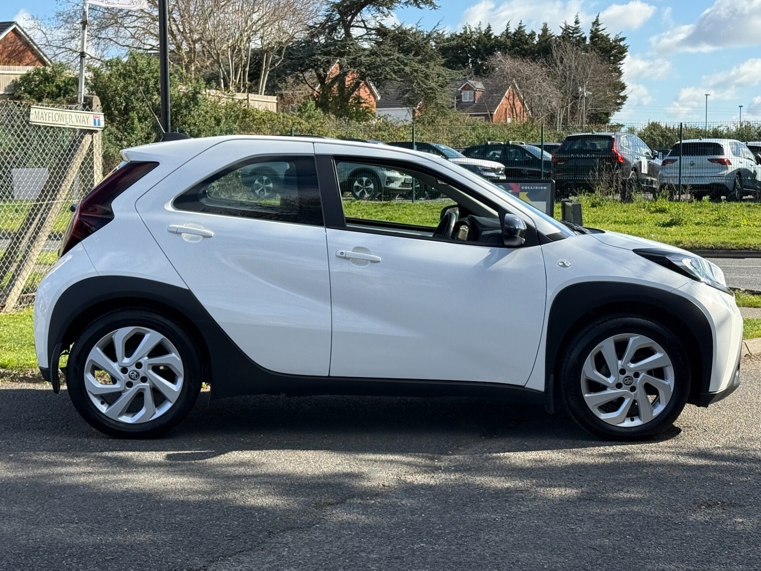 Used Toyota Aygo X 2023 for sale - 78027284: Photo 2