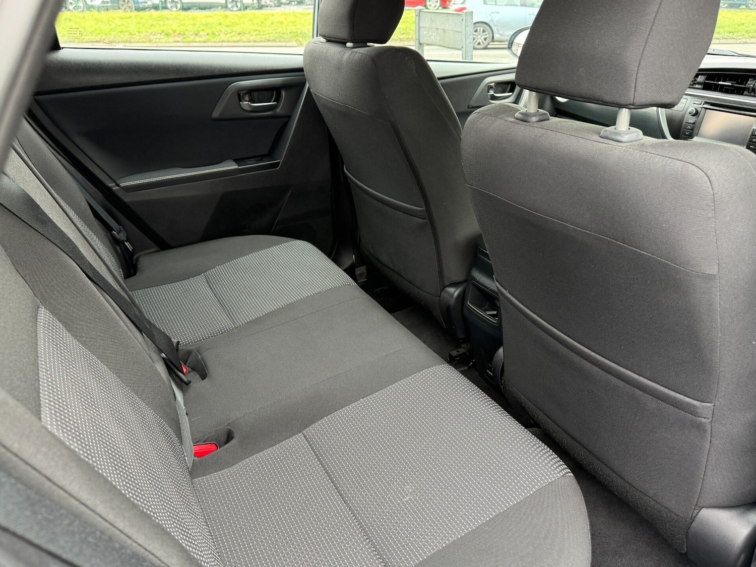 Used Toyota Auris 2014 for sale - 77327329: Photo 24