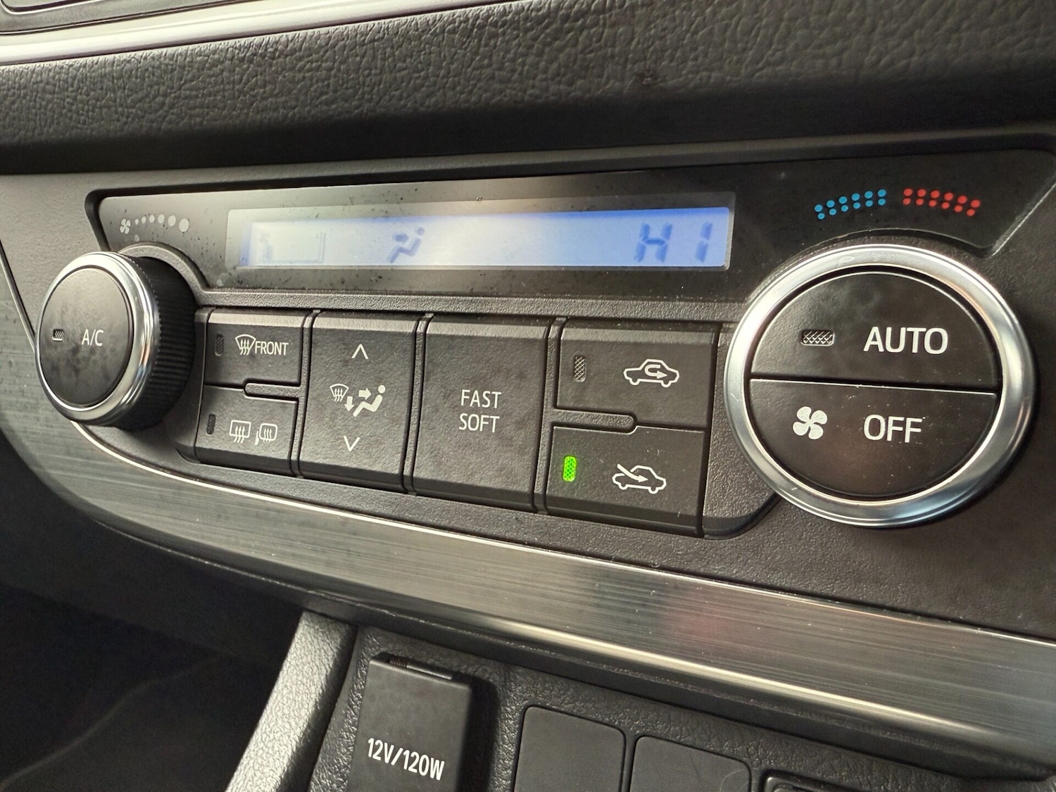 Used Toyota Auris 2014 for sale - 77327329: Photo 26