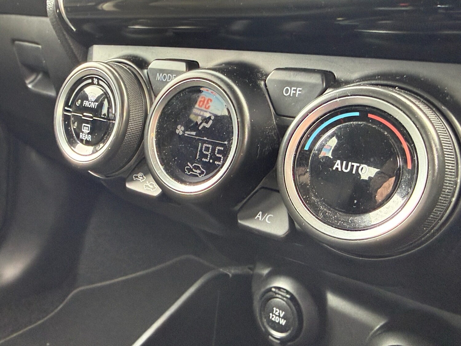 Used Suzuki Swift 2017 for sale - 76148705: Photo 21