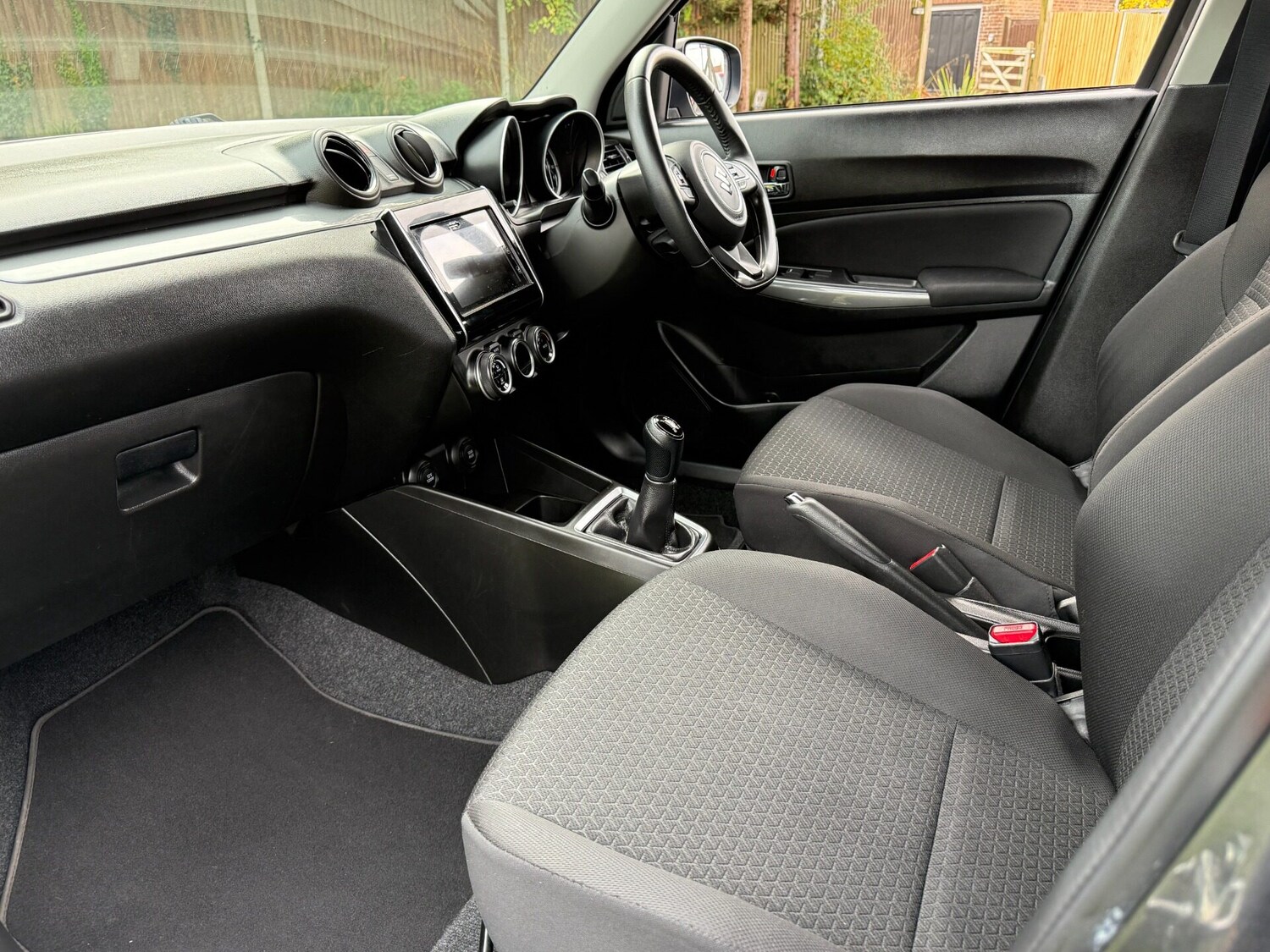 Used Suzuki Swift 2017 for sale - 76148705: Photo 25