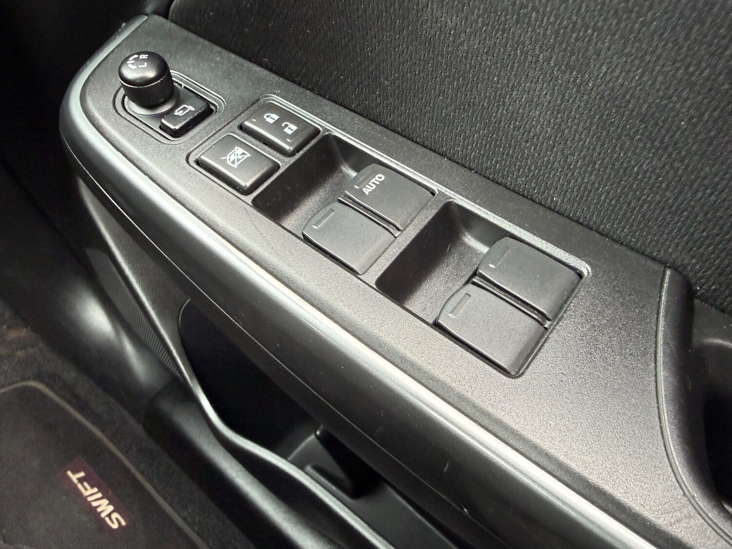 Used Suzuki Swift 2017 for sale - 76148705: Photo 38