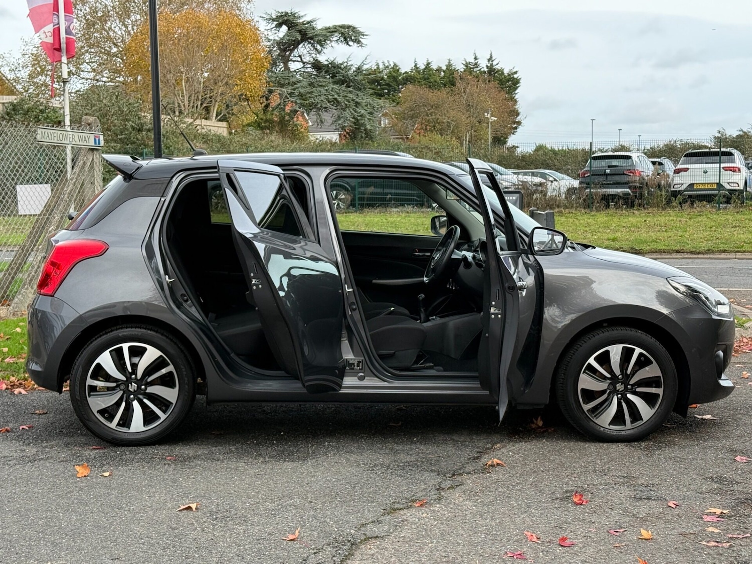 Used Suzuki Swift 2017 for sale - 76148705: Photo 5