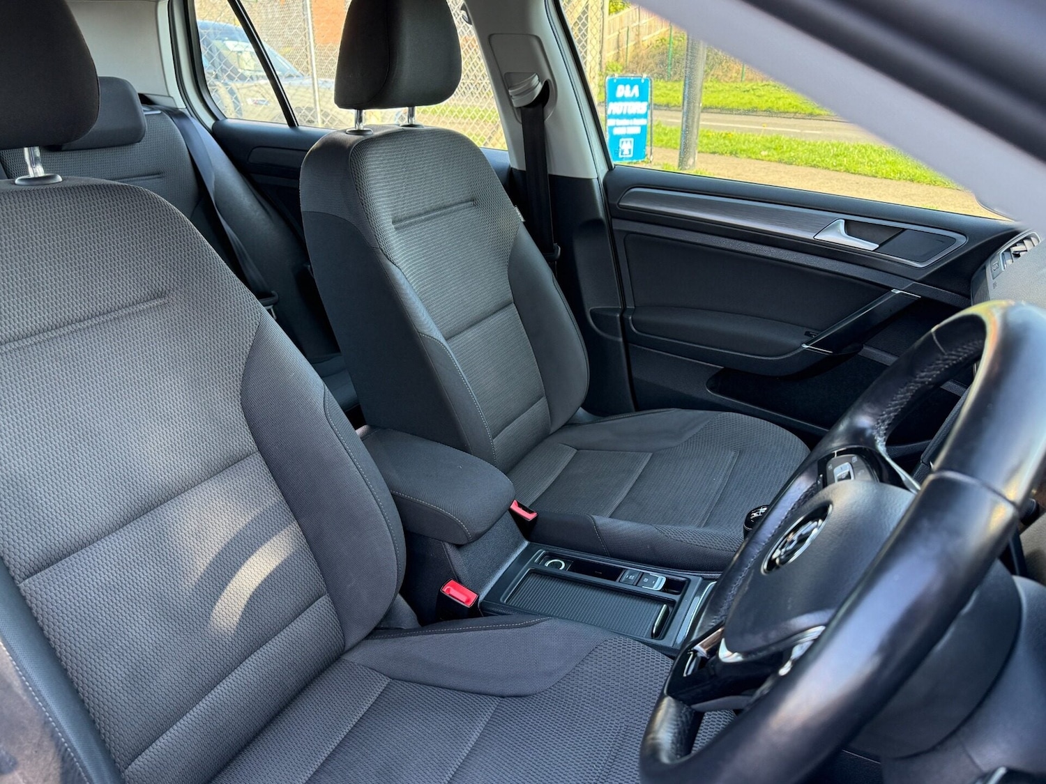 Used Volkswagen Golf 2017 for sale - 77651585: Photo 10