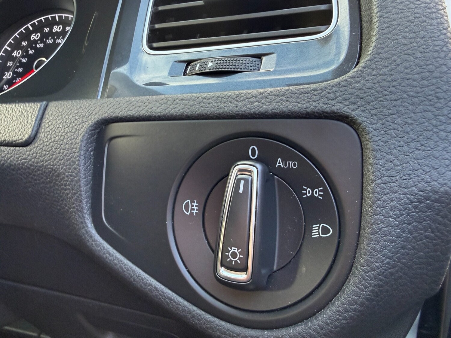 Used Volkswagen Golf 2017 for sale - 77651585: Photo 35