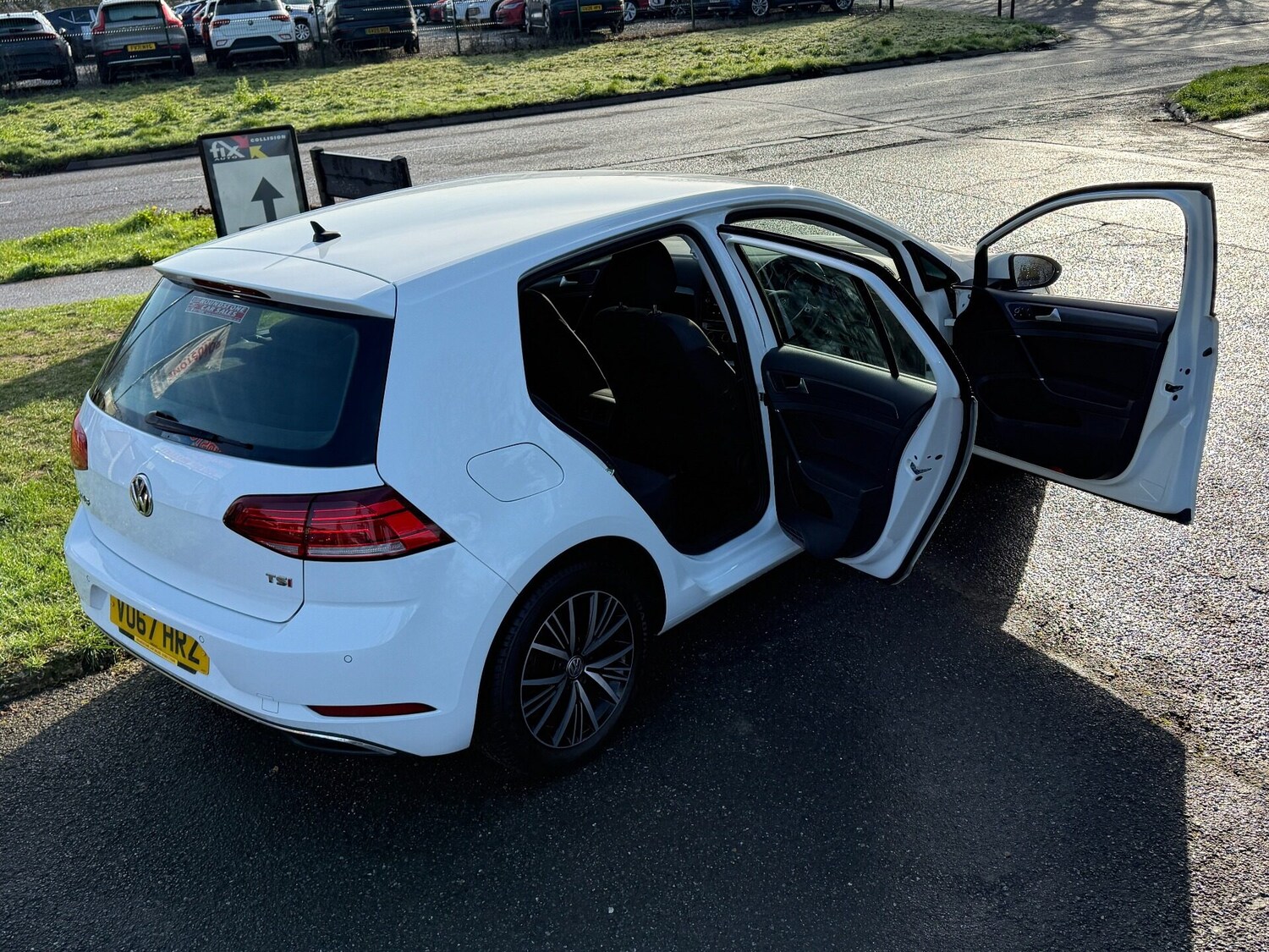 Used Volkswagen Golf 2017 for sale - 77651585: Photo 38