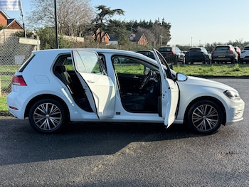 Used Volkswagen Golf 2017 for sale - 77651585: Photo
