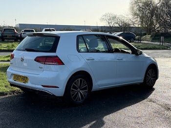 Used Volkswagen Golf 2017 for sale - 77651585: Photo