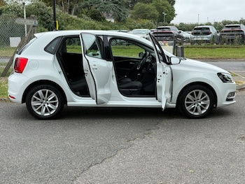Used Volkswagen Polo 2015 for sale - 78642157: Photo