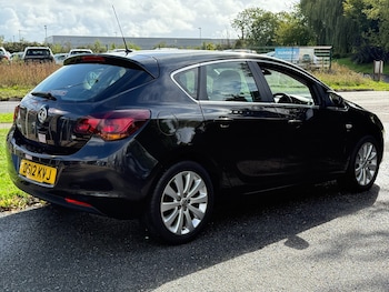Used Vauxhall Astra 2012 for sale - 75996667: Photo