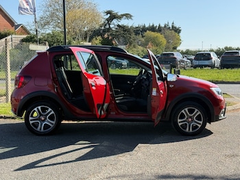 Used Dacia Sandero Stepway 2019 for sale - 78343553: Photo