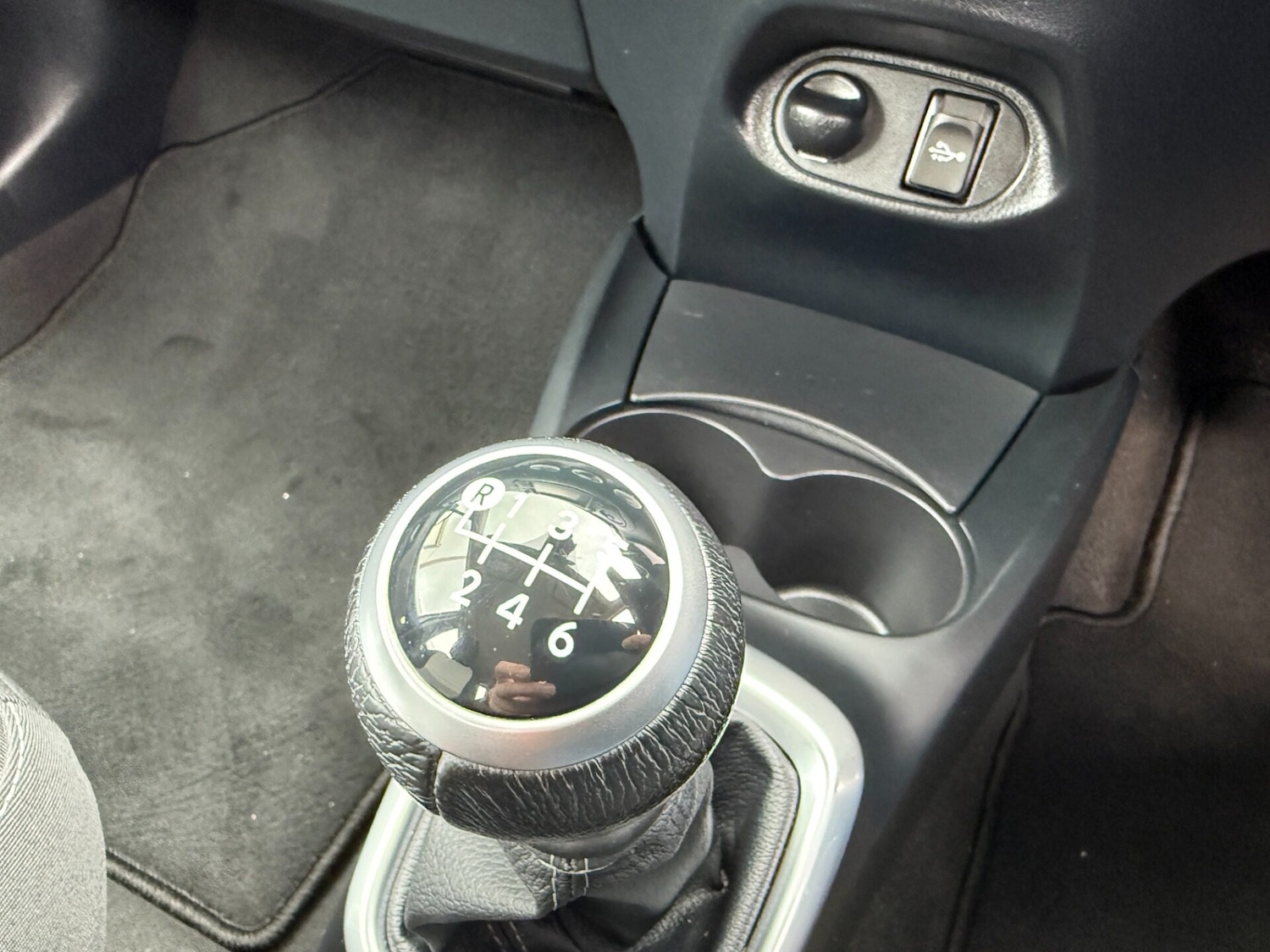 Used Toyota Yaris 2019 for sale - 77818145: Photo 25