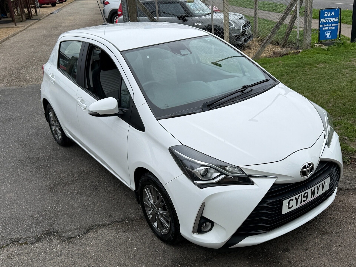 Used Toyota Yaris 2019 for sale - 77818145: Photo 28