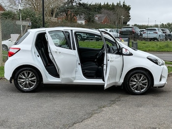 Used Toyota Yaris 2019 for sale - 77818145: Photo