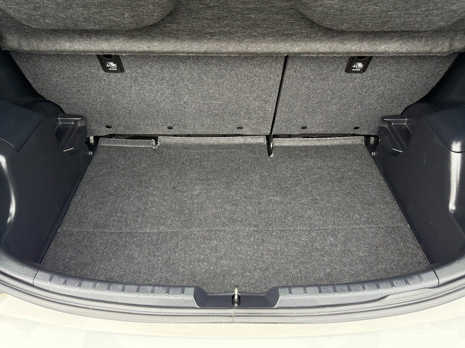 Used Toyota Yaris 2019 for sale - 77818145: Photo 41