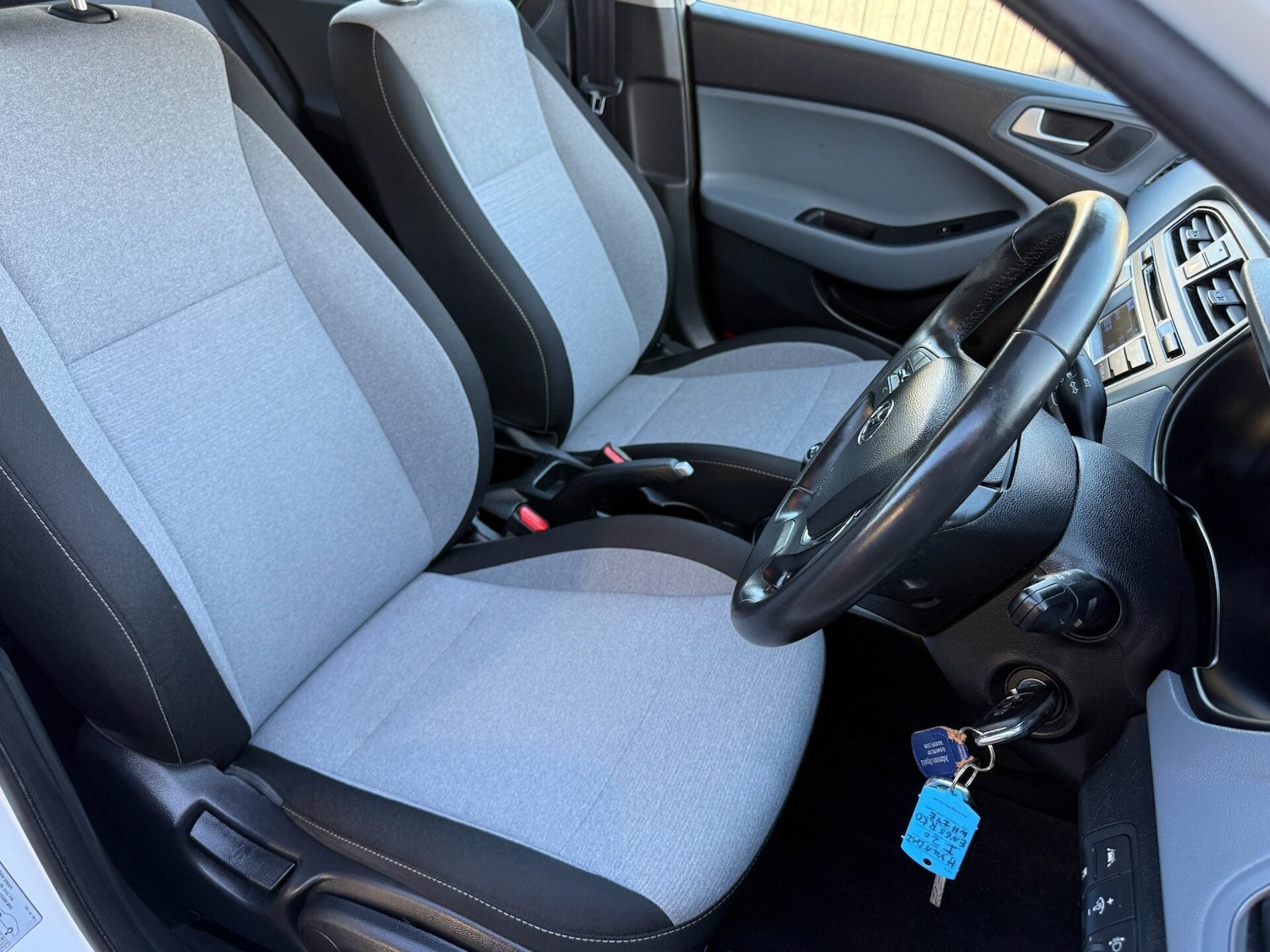 Used Hyundai i20 2015 for sale - 76794770: Photo 14