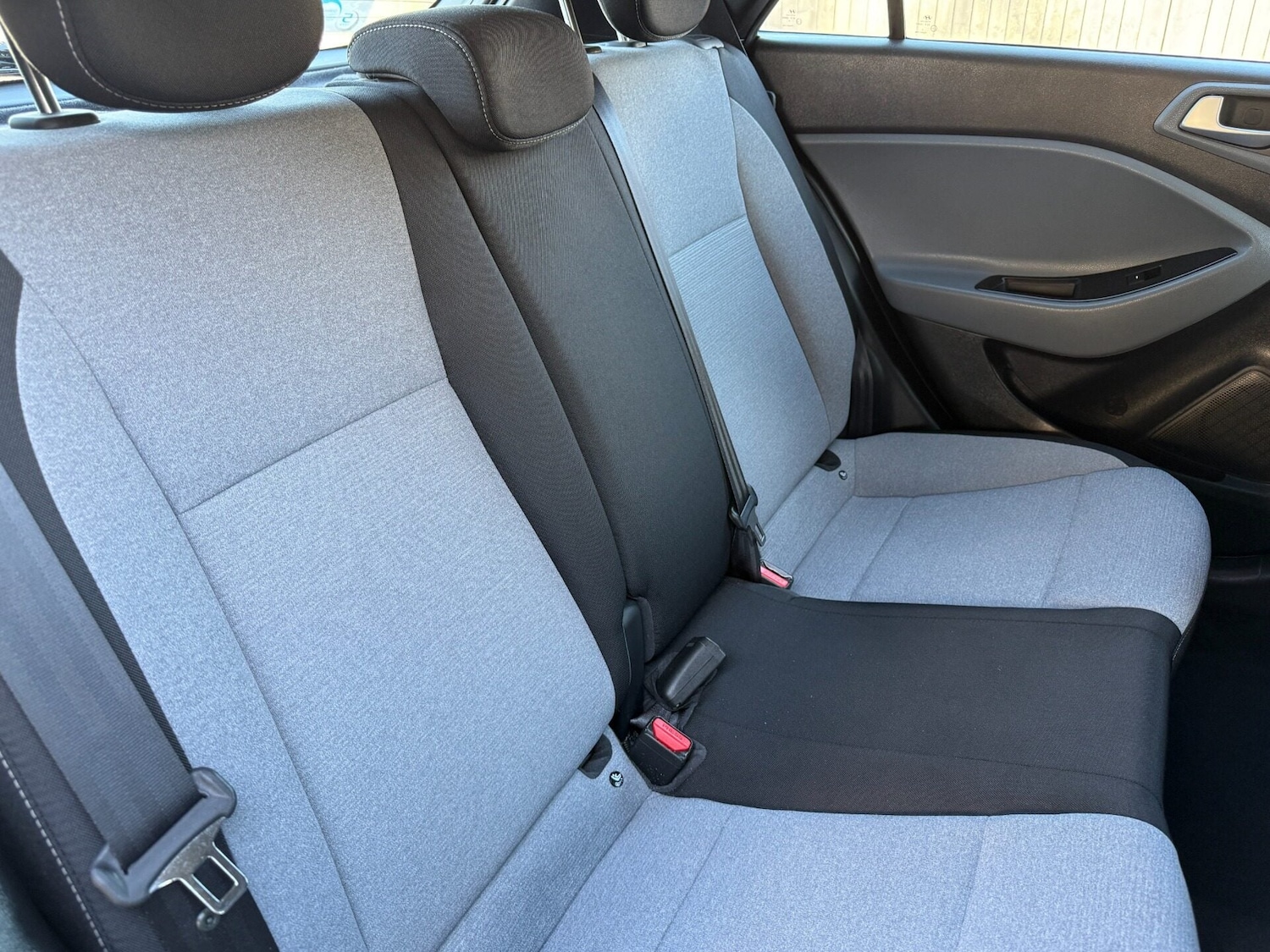 Used Hyundai i20 2015 for sale - 76794770: Photo 20