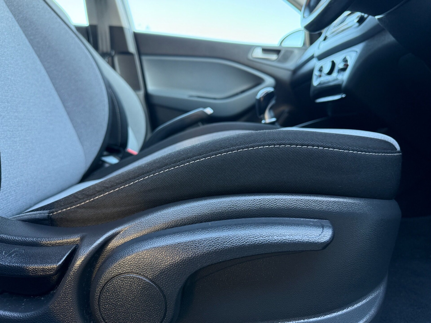 Used Hyundai i20 2015 for sale - 76794770: Photo 33