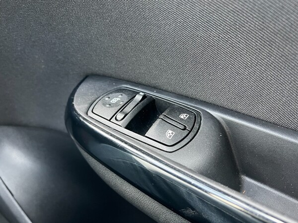 Used Vauxhall Corsa 2018 for sale - 71095073: Photo 51