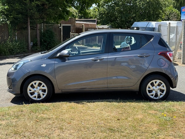 Used Hyundai i10 2017 for sale - 75425544: Photo 9