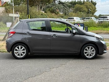 Used Toyota Yaris 2012 for sale - 79692741: Photo
