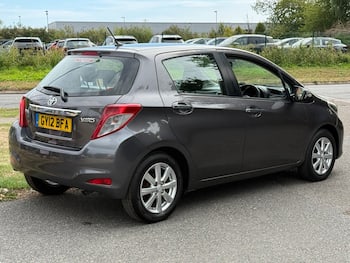 Used Toyota Yaris 2012 for sale - 79692741: Photo