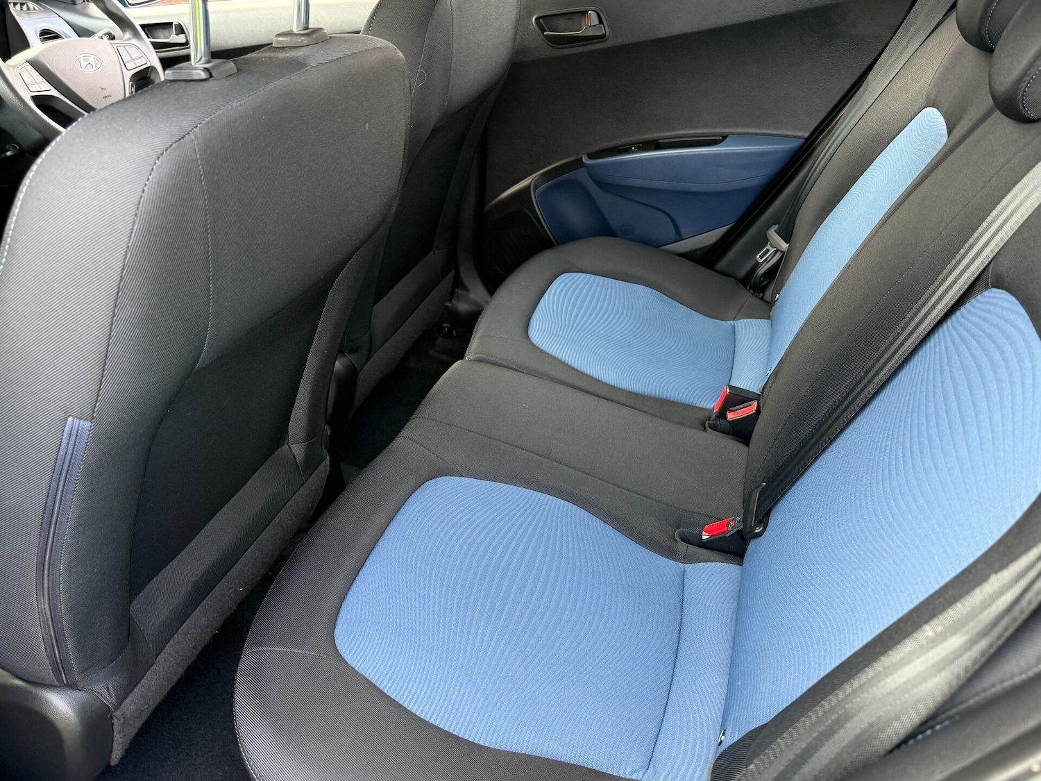 Used Hyundai i10 2014 for sale - 76555297: Photo 35