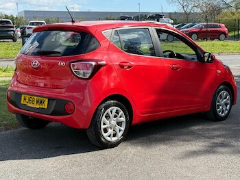 Used Hyundai i10 2018 for sale - 78027496: Photo
