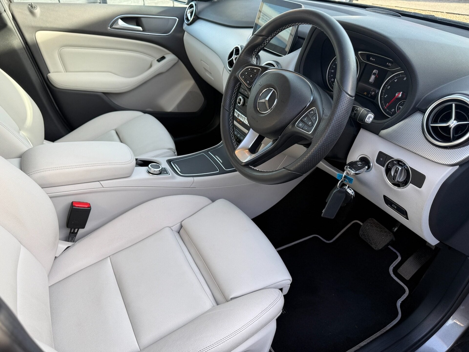 Used Mercedes-Benz B Class 2016 for sale - 77579675: Photo 12