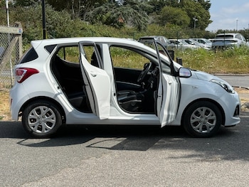 Used Hyundai i10 2016 for sale - 79342689: Photo