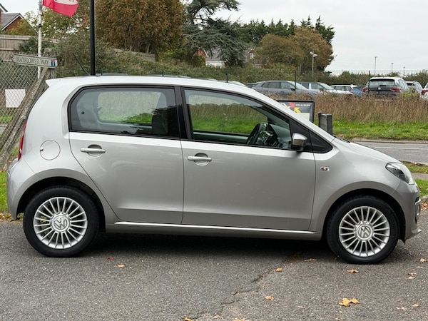 Used Volkswagen up! 2014 for sale - 76148704: Photo 2