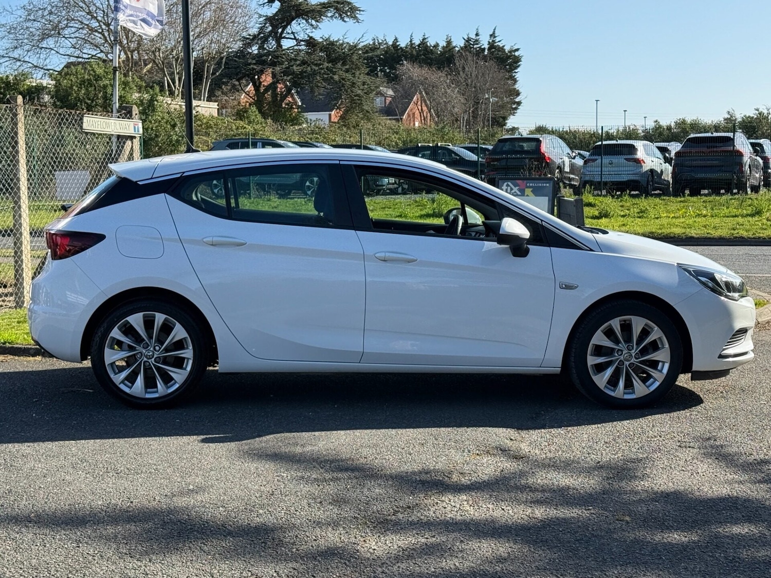 Used Vauxhall Astra 2017 for sale - 78054343: Photo 2